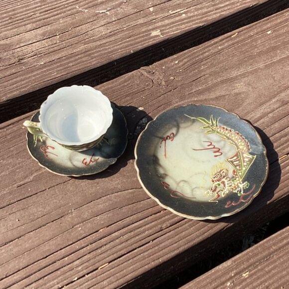 Vintage Dragonware Moriage Luster Cup, Saucer & Plate Set Black and Red - Picture 2 of 7